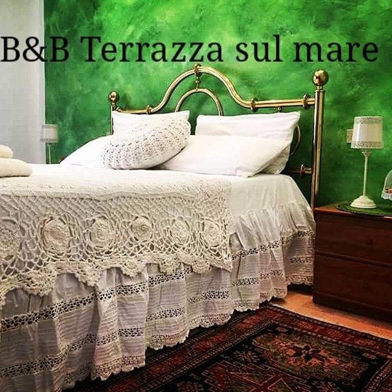 Bed and Breakfast Terrazza Sul Mare Фано Экстерьер фото
